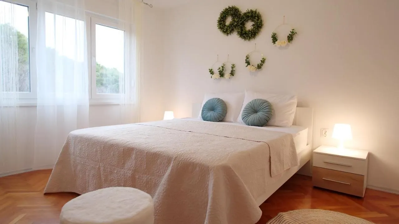 Arena Apartment With 3 Bedrooms In The City Center PUY 크로아티아